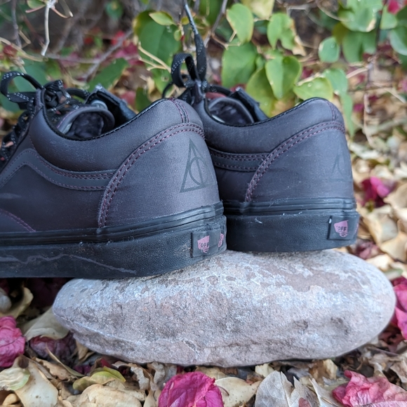 VANS x Harry Potter Deathly Hallows Old Skool Shoes Mens 8.5 Women's 10 - Picture 4 of 8